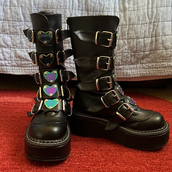 DEMONIA EMILY 330 ****SOLD***** - Picture 4 of 4